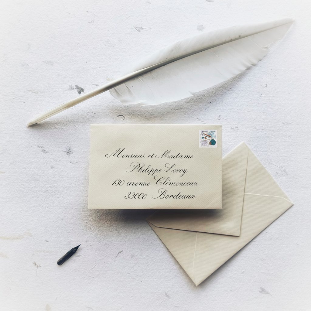 Custom calligraphy : envelope adresses
