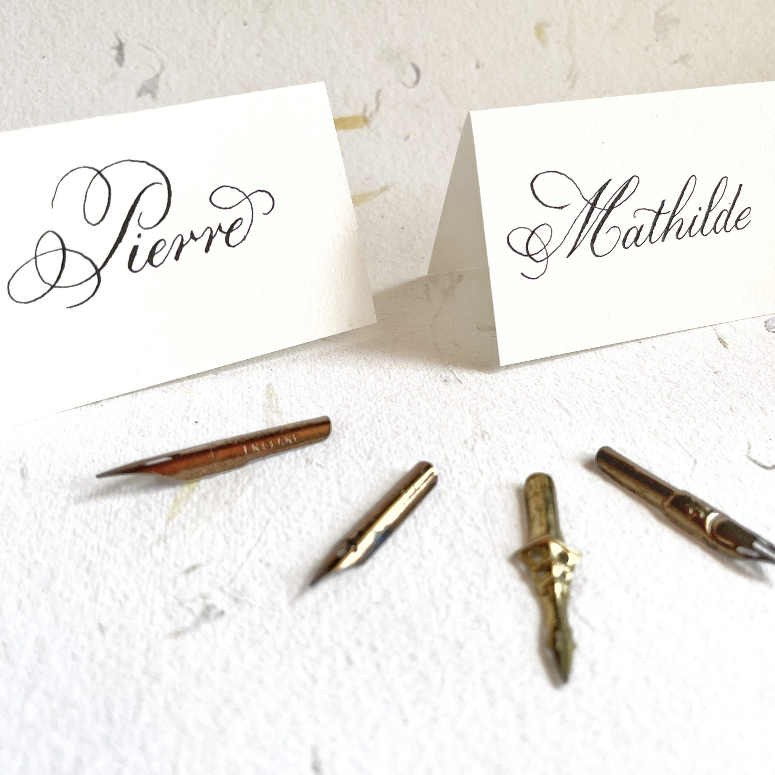Placecards wedding calligraphy by Noémie Keren
