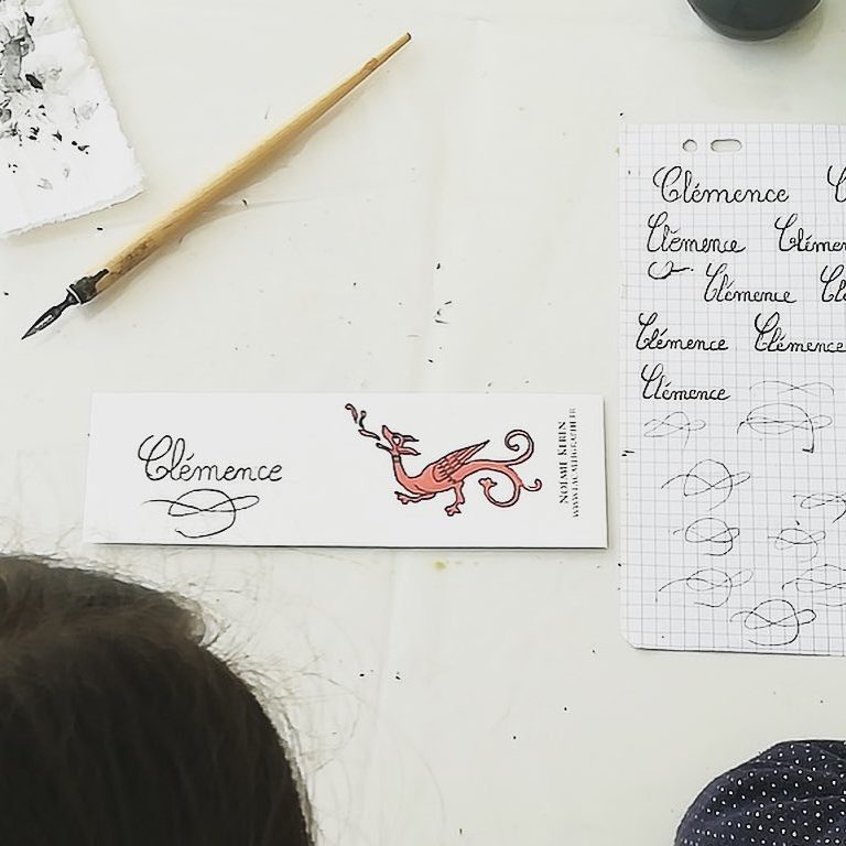 Création du marque-page en calligraphie à la plume