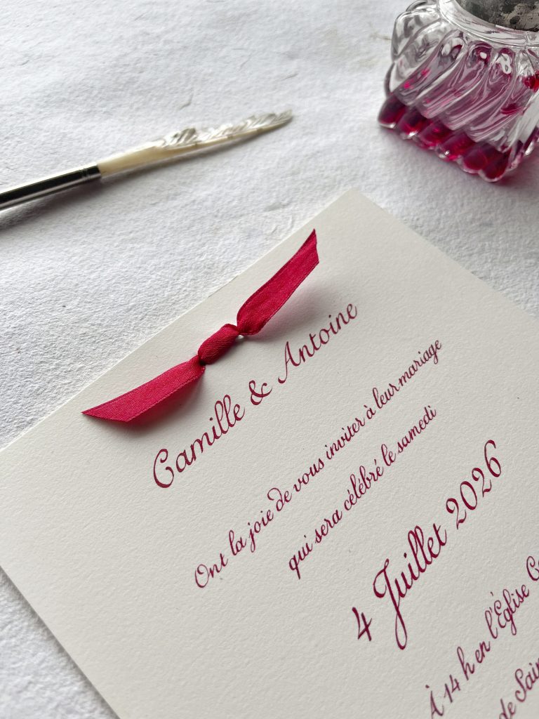 faire part mariage calligraphie bordeaux rouge ruban